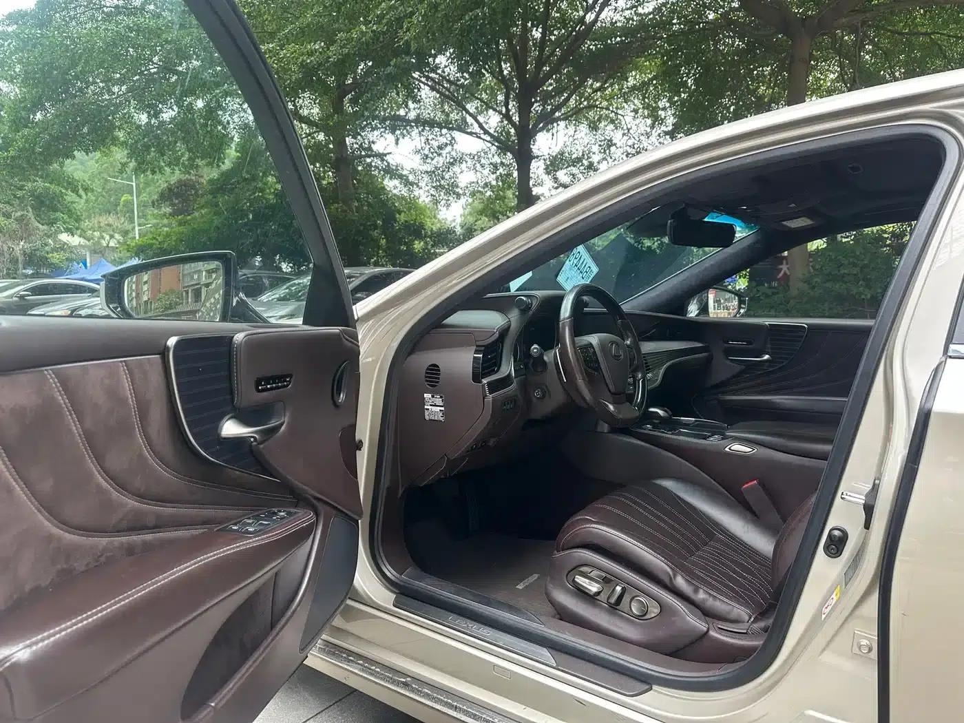 Lexus LS 2018 350 Luxury Edition (China V emission standard) — миниатюра 4