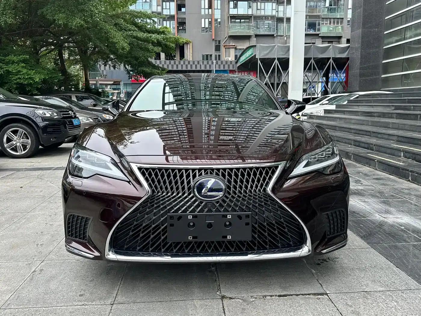 Lexus LS 2021 500h Premium Edition — миниатюра 2