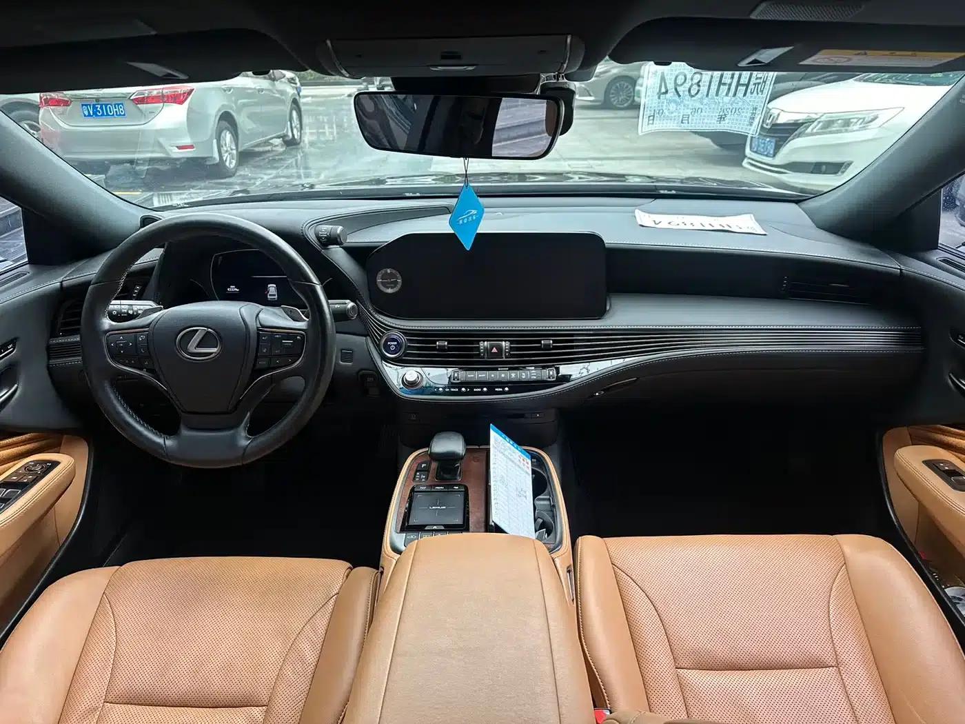 Lexus LS 2021 500h Premium Edition — миниатюра 5