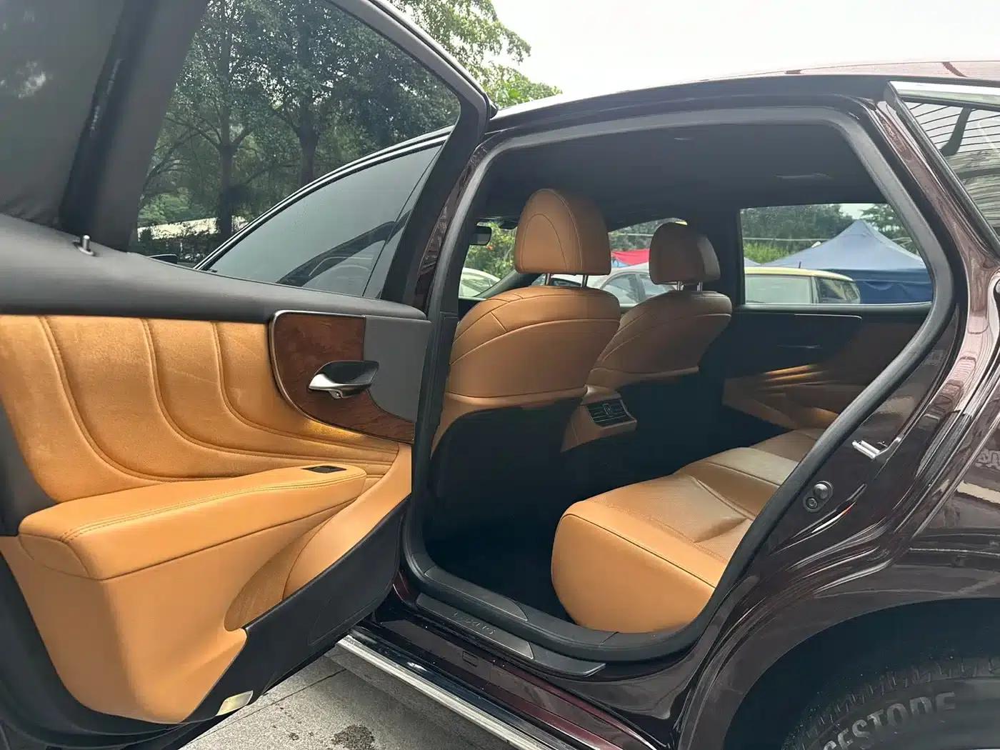 Lexus LS 2021 500h Premium Edition — миниатюра 6