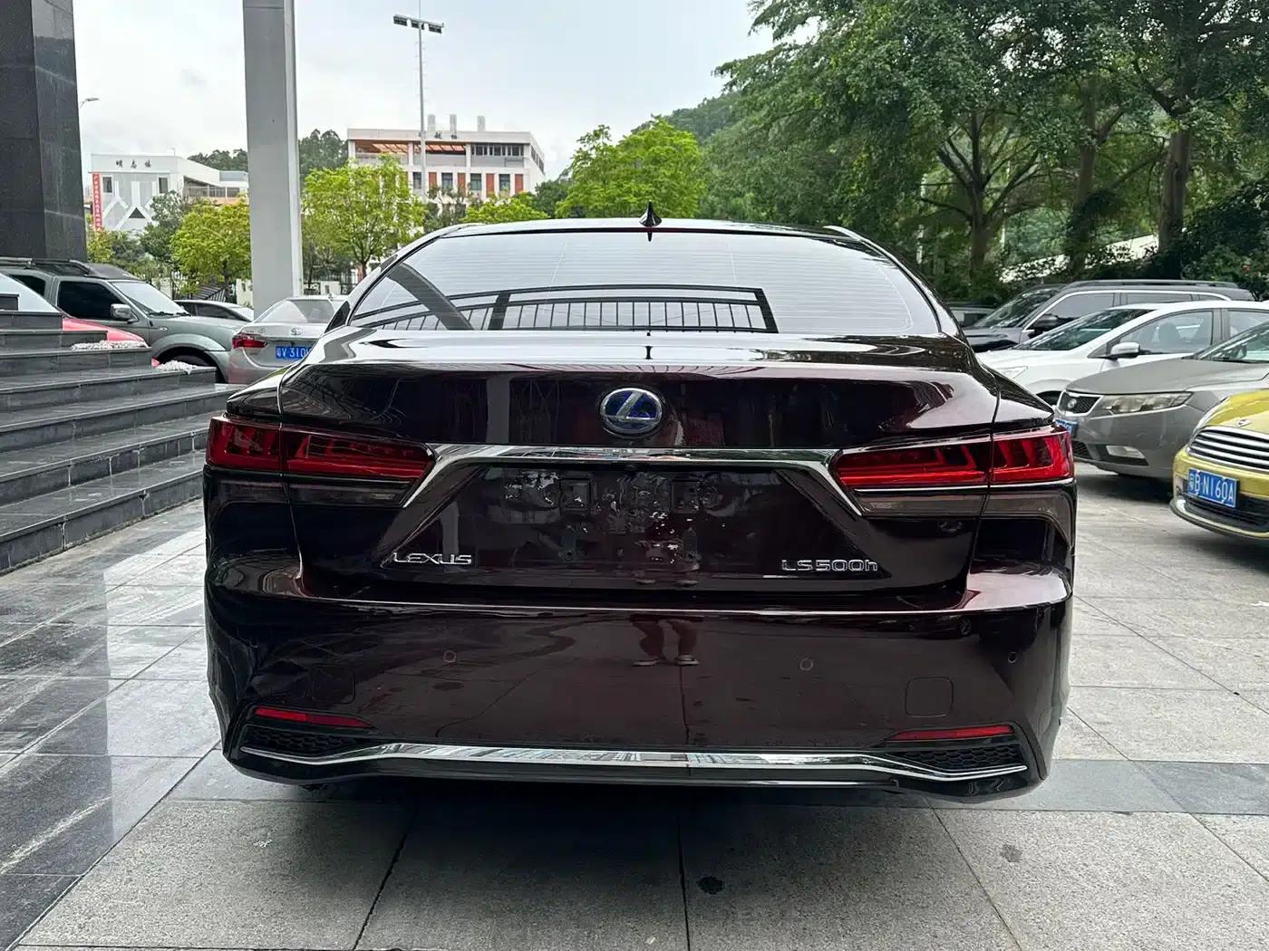 Lexus LS 2021 500h Premium Edition — миниатюра 8