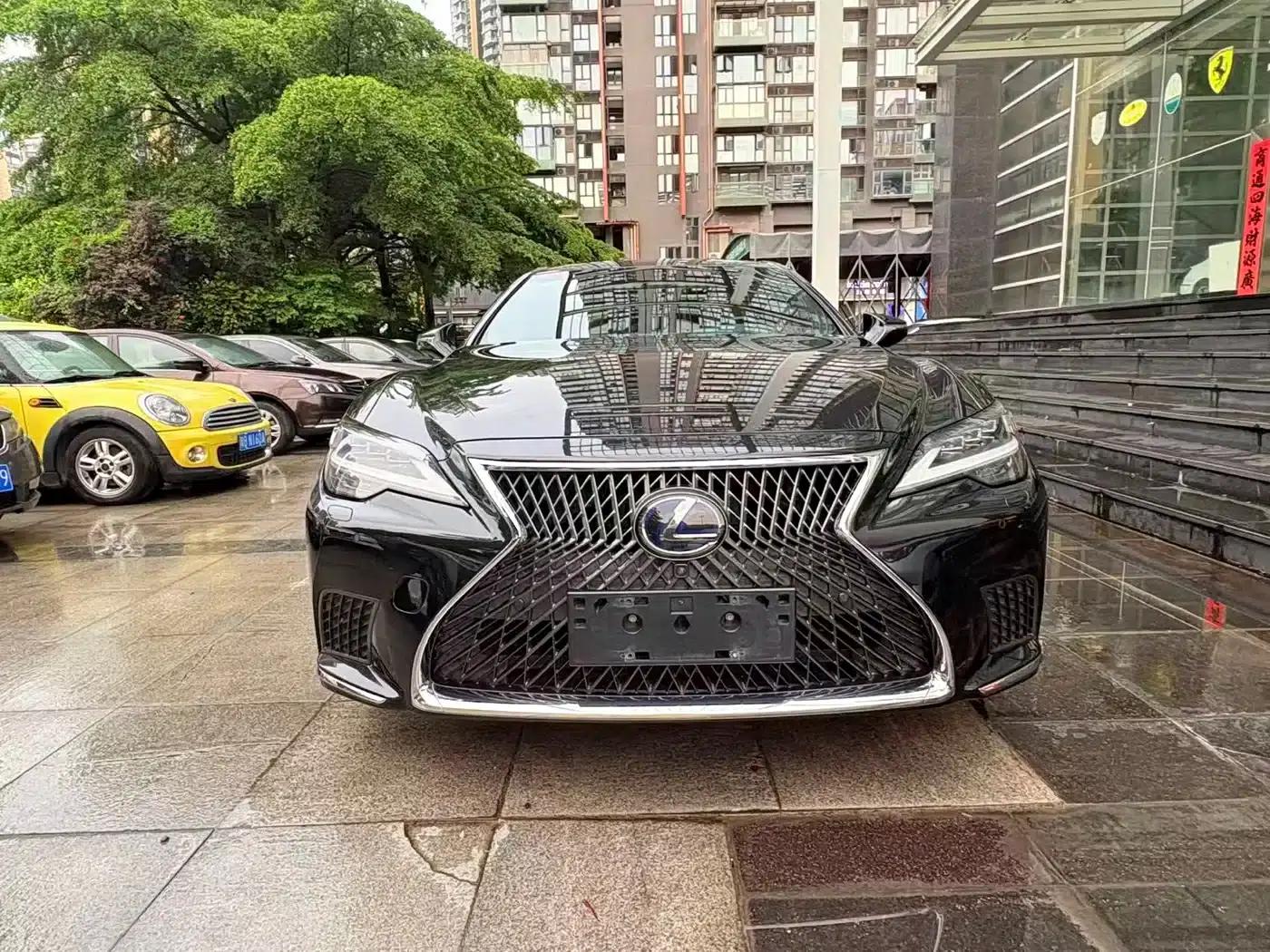 Lexus LS 2021 500h Premium Edition — миниатюра 2