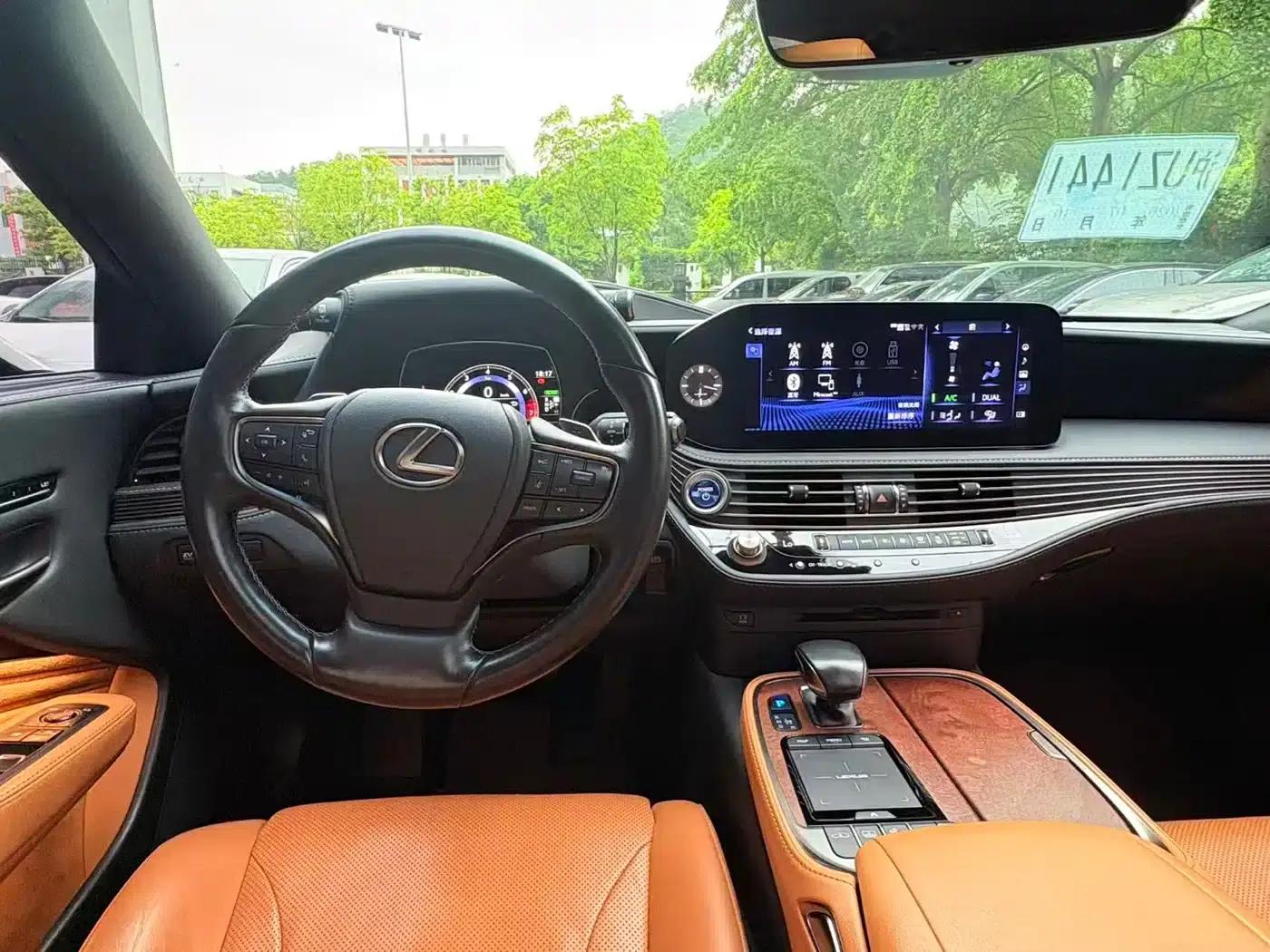 Lexus LS 2021 500h Premium Edition — миниатюра 6
