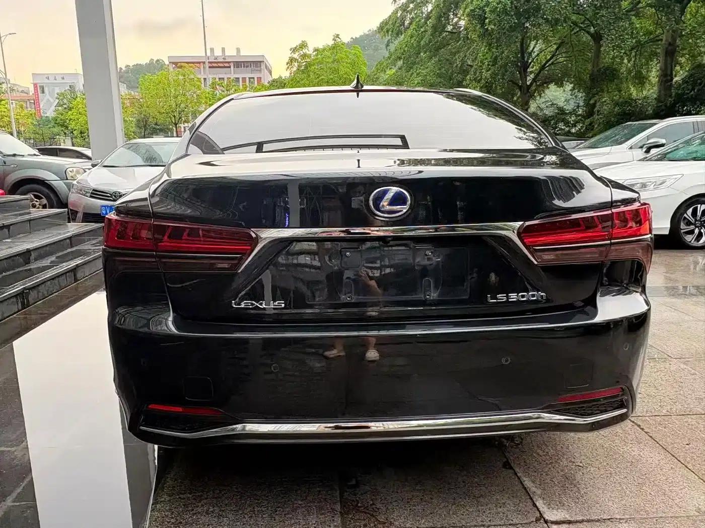 Lexus LS 2021 500h Premium Edition — миниатюра 9