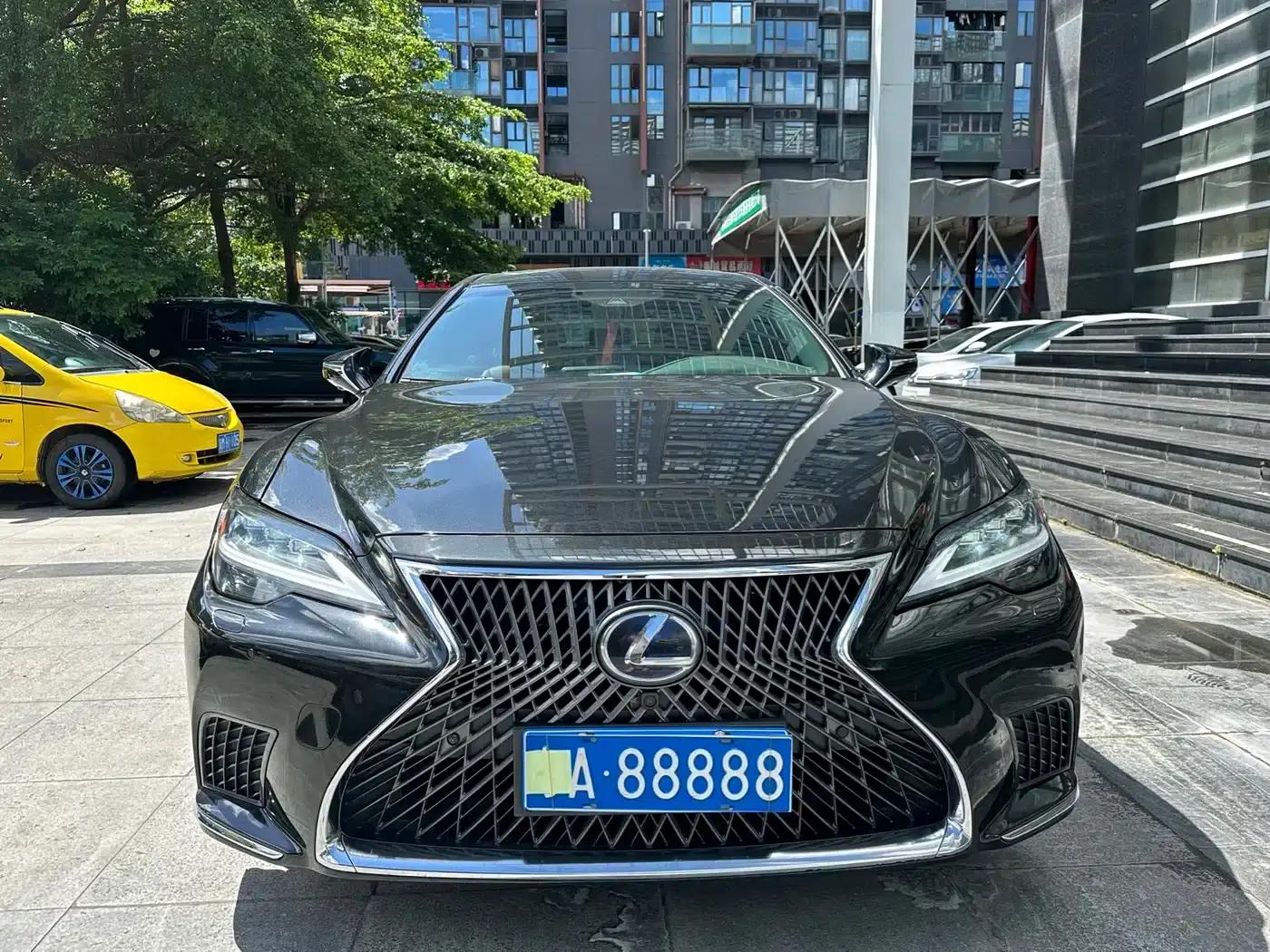 Lexus LS 2021 500h Premium Edition — миниатюра 2