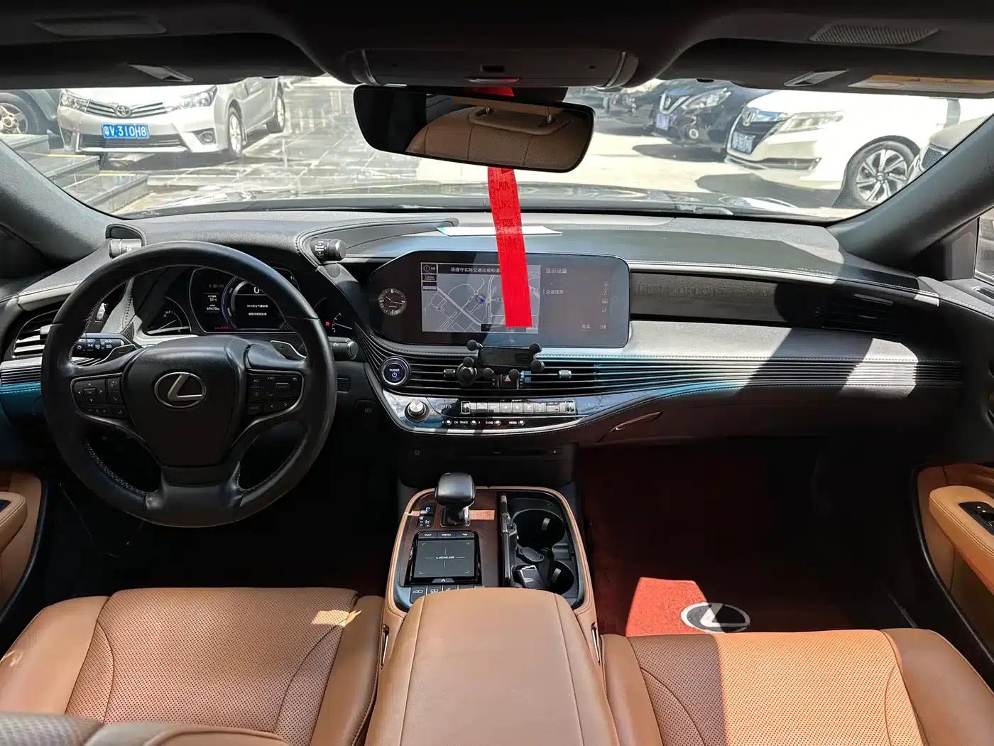 Lexus LS 2021 500h Premium Edition — миниатюра 5