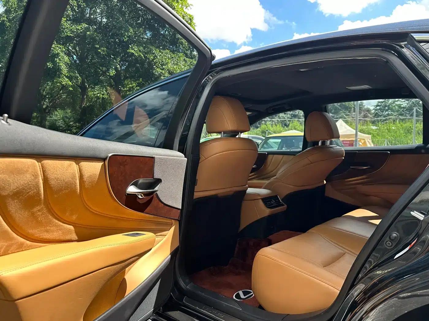 Lexus LS 2021 500h Premium Edition — миниатюра 6