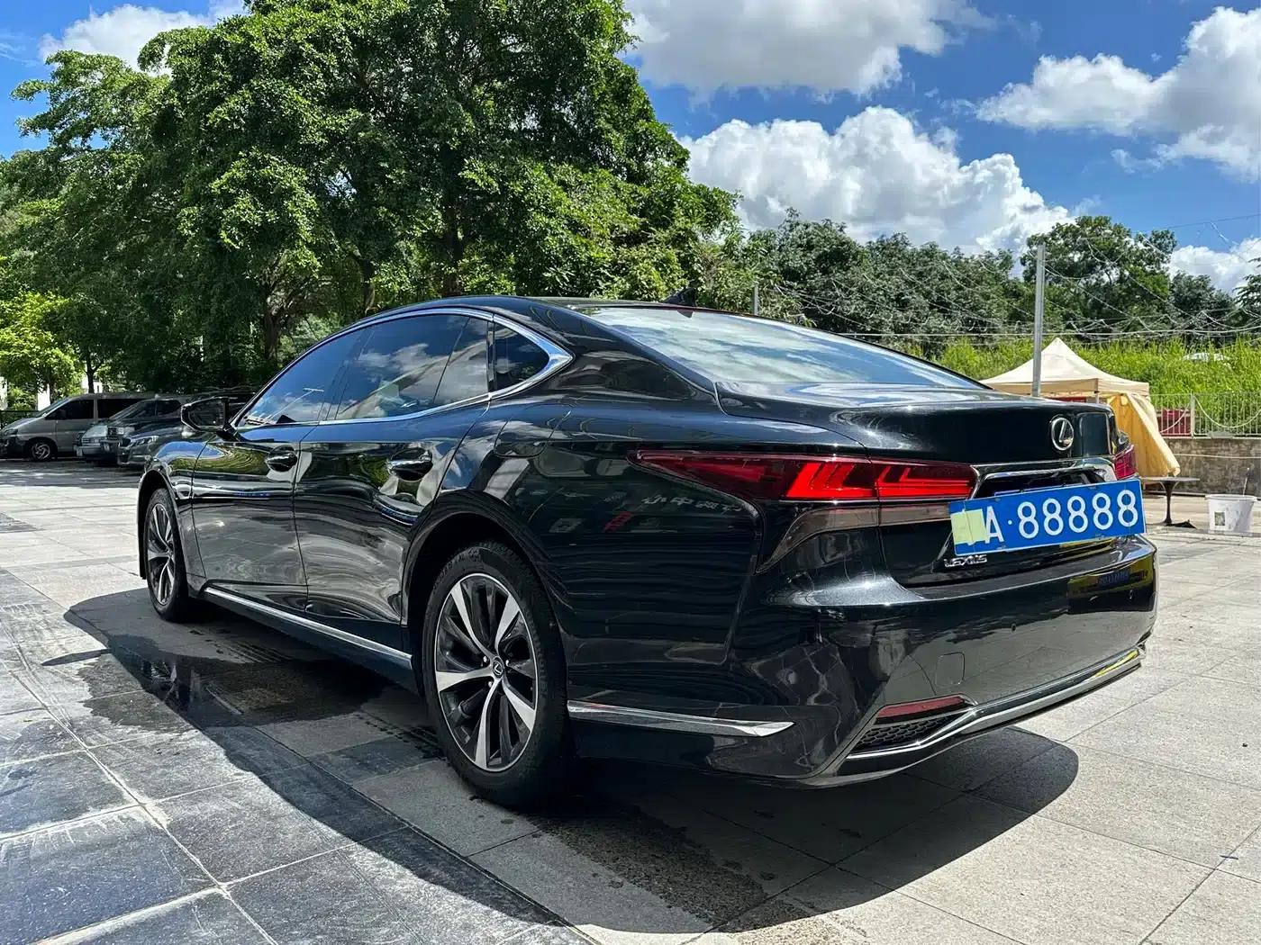 Lexus LS 2021 500h Premium Edition — миниатюра 9