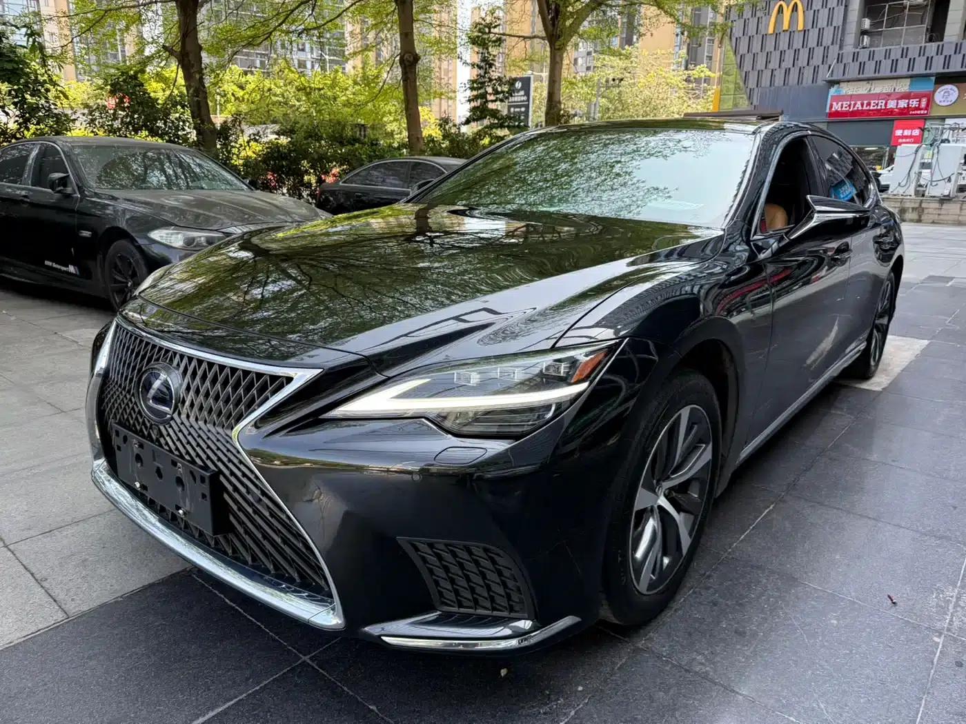 Lexus LS 2021 500h Premium Edition — миниатюра 1