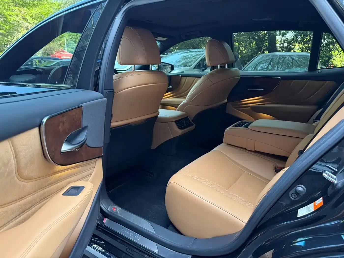 Lexus LS 2021 500h Premium Edition — миниатюра 5