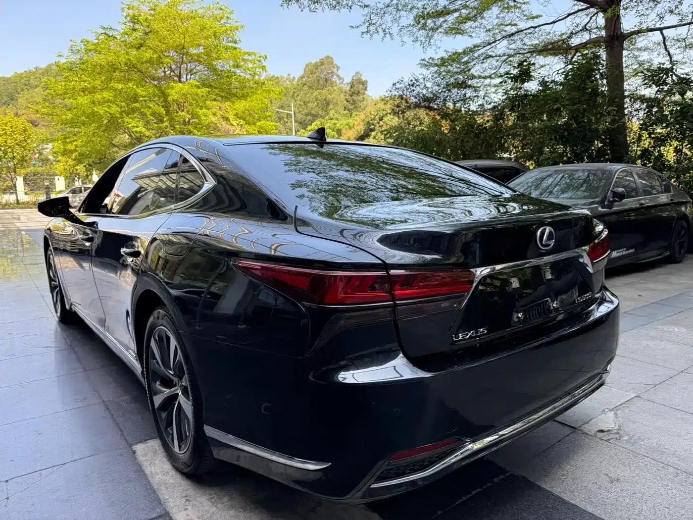 Lexus LS 2021 500h Premium Edition — миниатюра 7