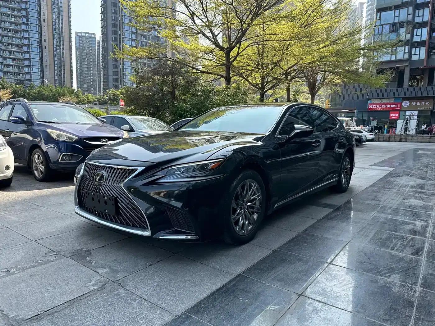 Lexus LS 2018 500h Luxury Edition (China V emission standard) — миниатюра 1