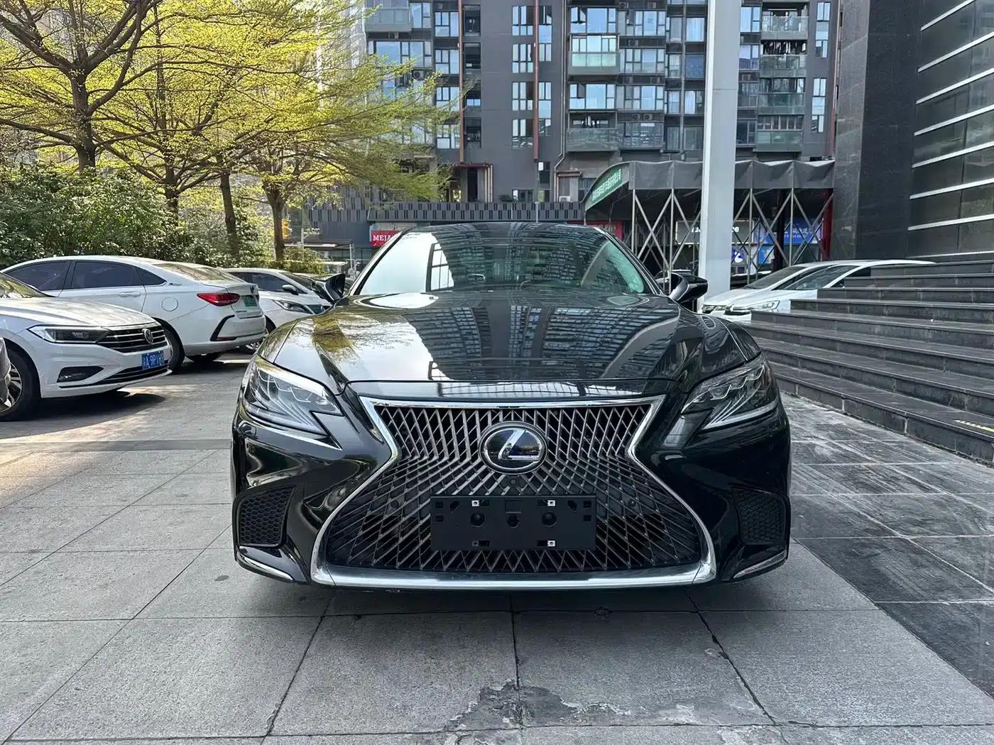 Lexus LS 2018 500h Luxury Edition (China V emission standard) — миниатюра 2