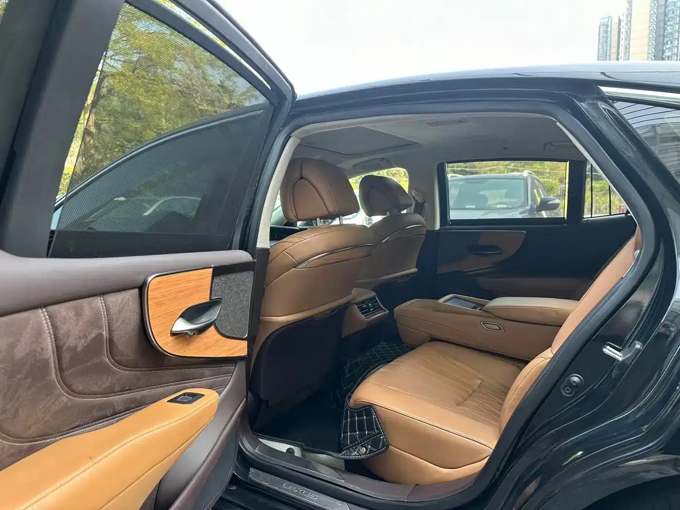Lexus LS 2018 500h Luxury Edition (China V emission standard) — миниатюра 6