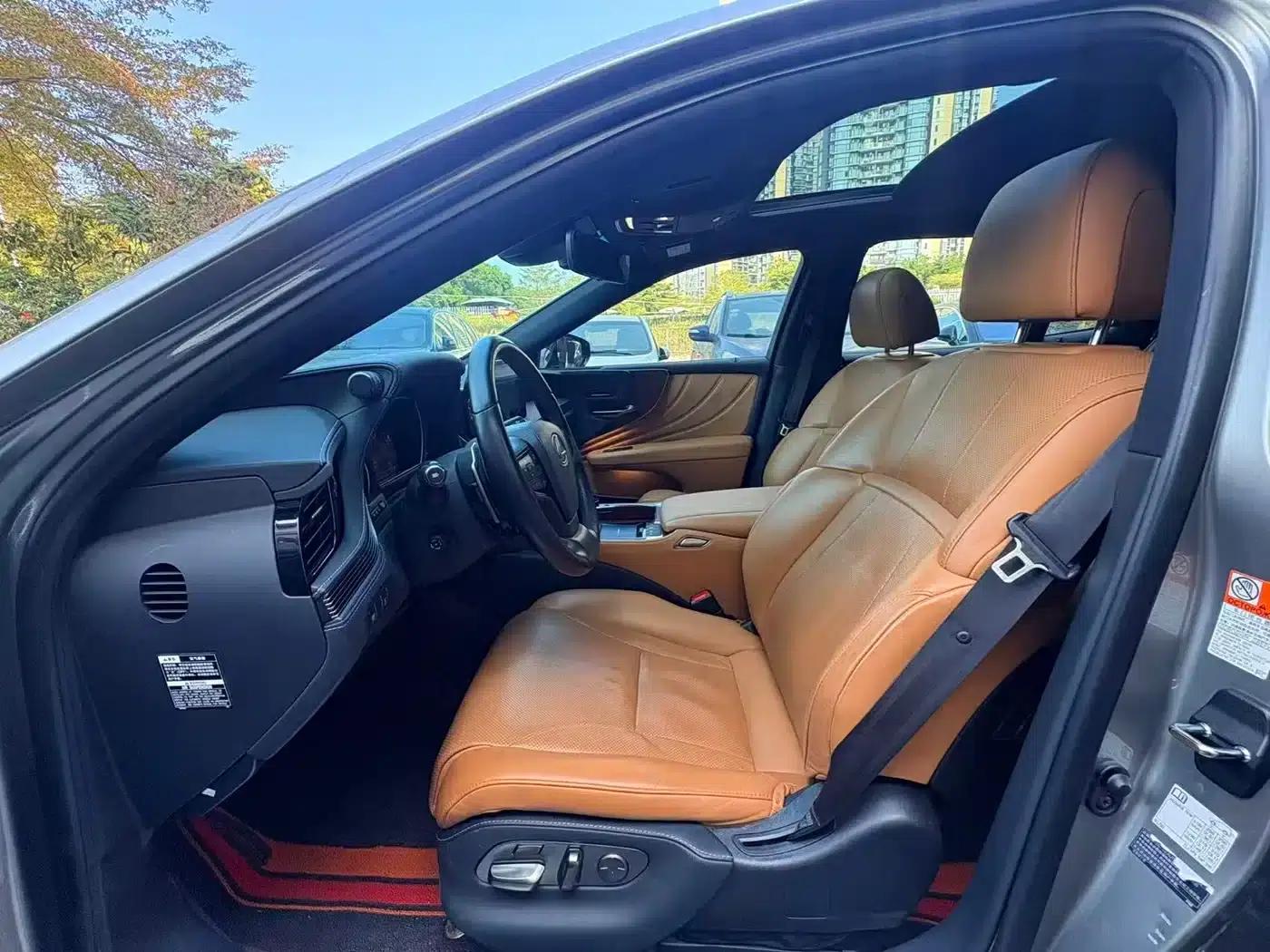 Lexus LS 2021 500h Premium Edition — миниатюра 4