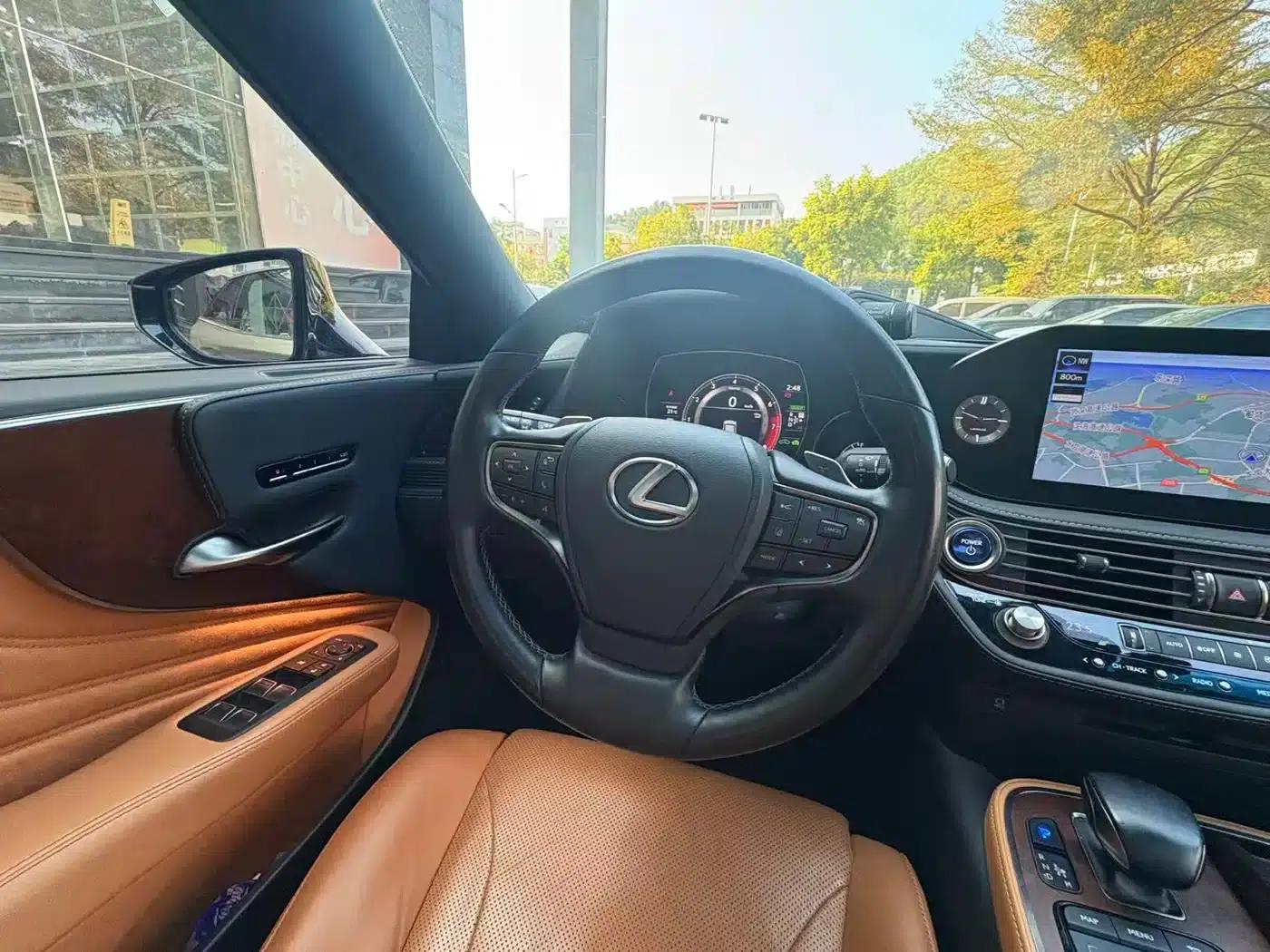 Lexus LS 2021 500h Premium Edition — миниатюра 7