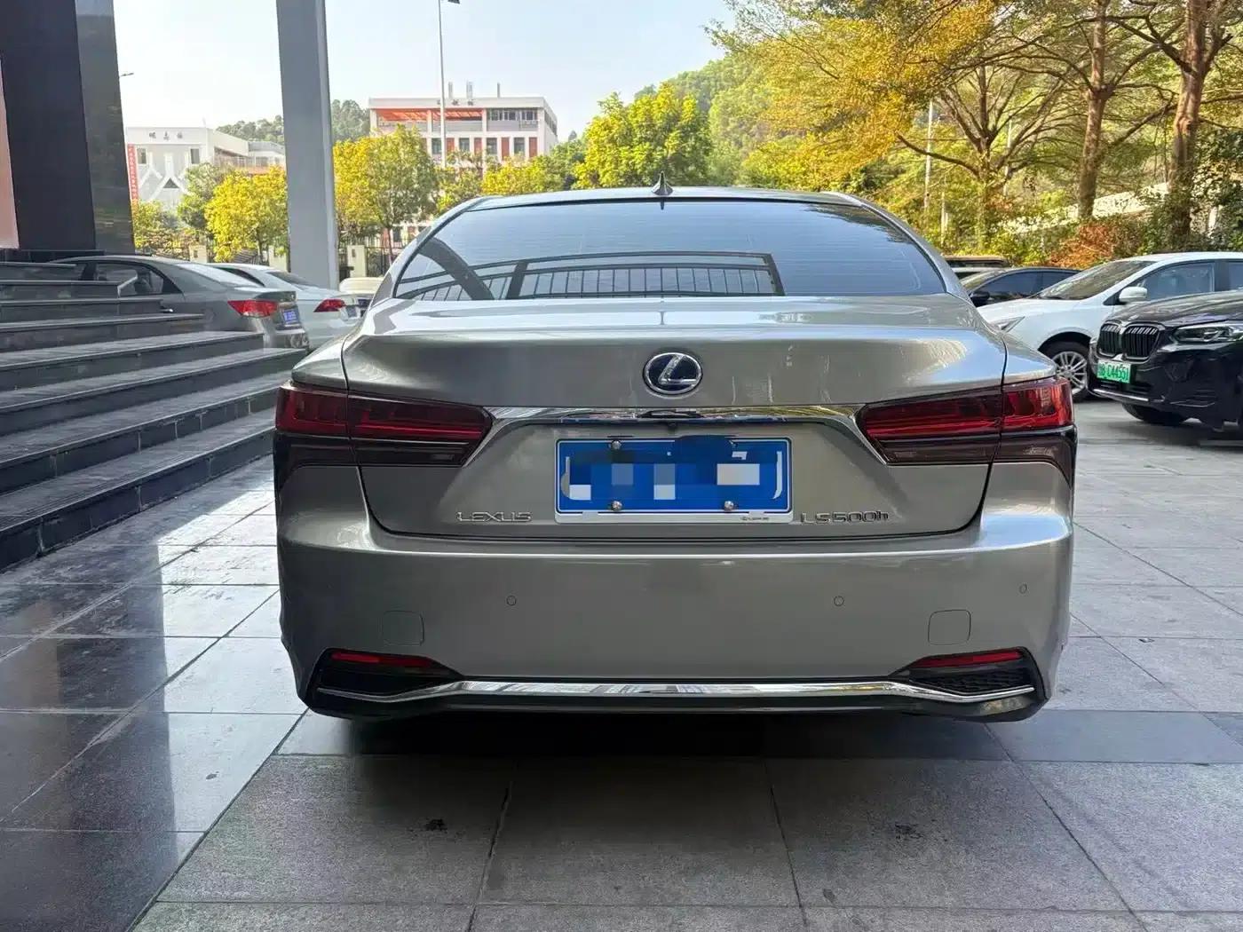 Lexus LS 2021 500h Premium Edition — миниатюра 9