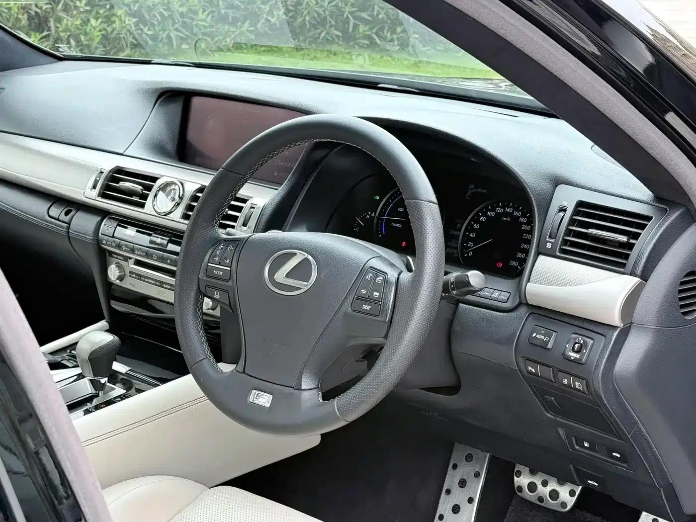 Lexus LS 2013 600hL — миниатюра 13