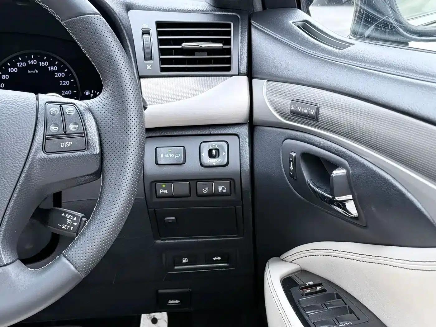 Lexus LS 2013 600hL — миниатюра 18