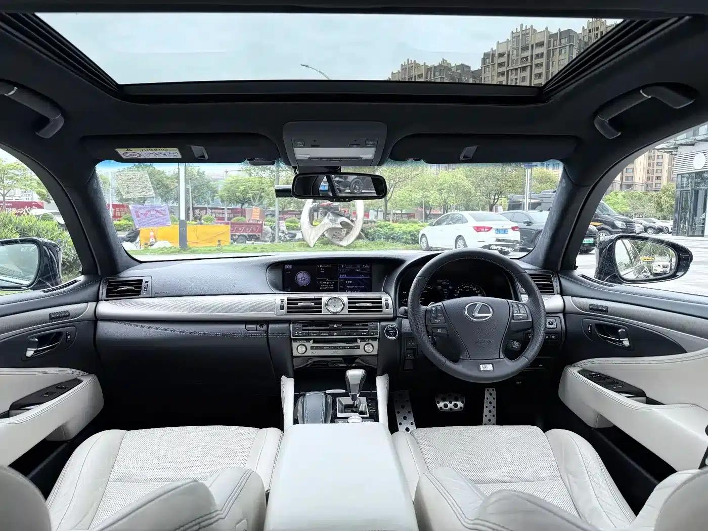 Lexus LS 2013 600hL — миниатюра 9
