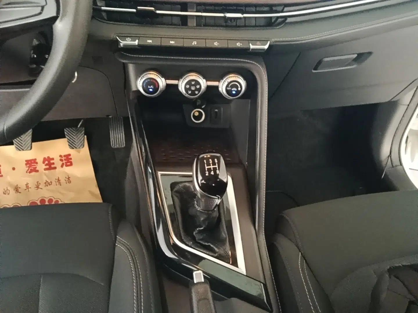 CHANGAN CS15 2019 1.5L Manual Comfort Model China VI Standard — миниатюра 16