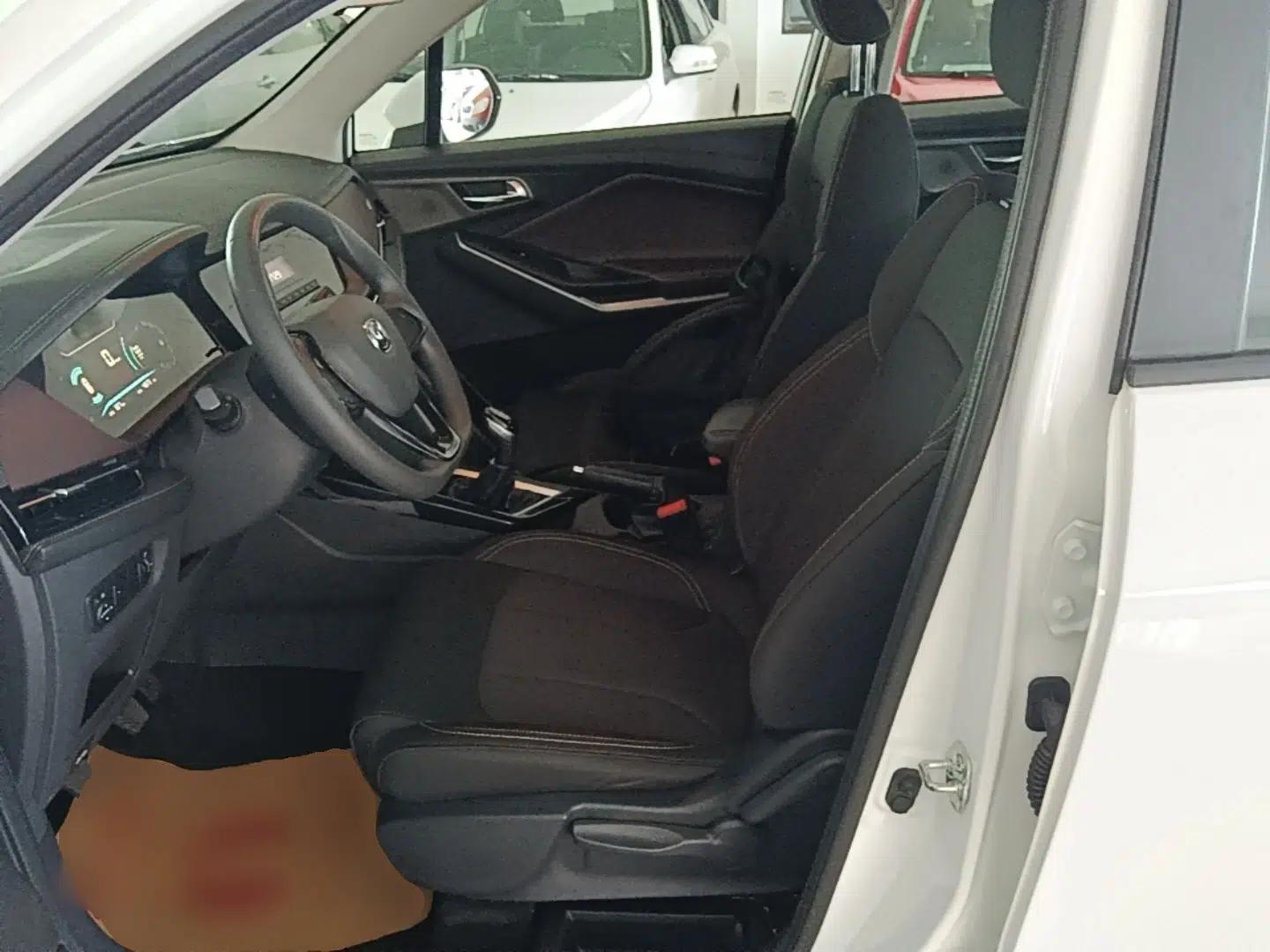 CHANGAN CS15 2019 1.5L Manual Comfort Model China VI Standard — миниатюра 17