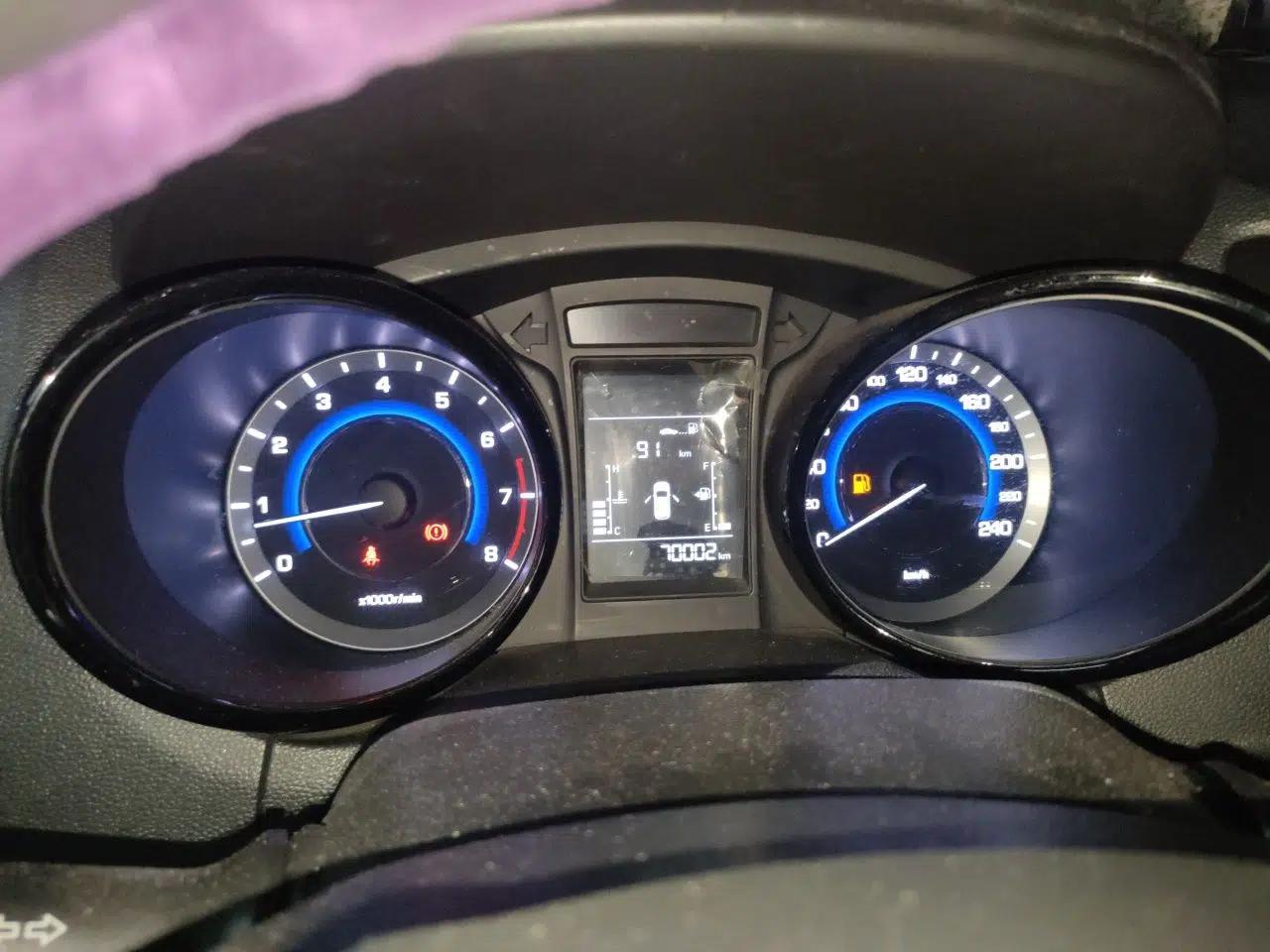 CHANGAN CS15 2016 1.5L Manual Fashion Edition — миниатюра 11