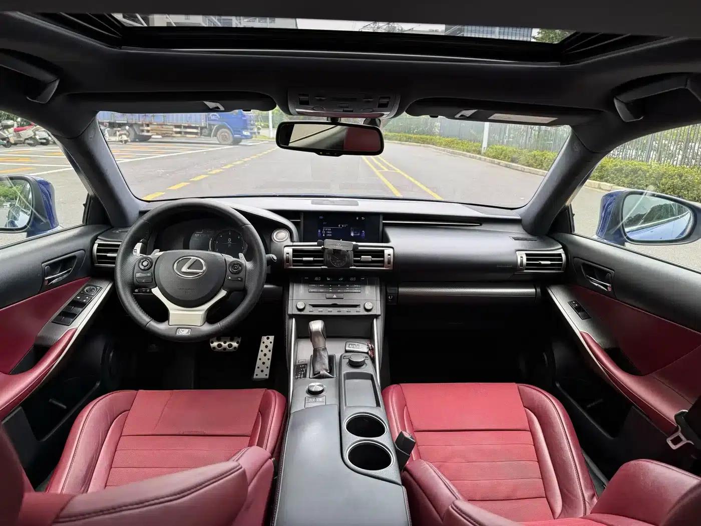 Lexus IS 2015 200t F SPORT — миниатюра 5