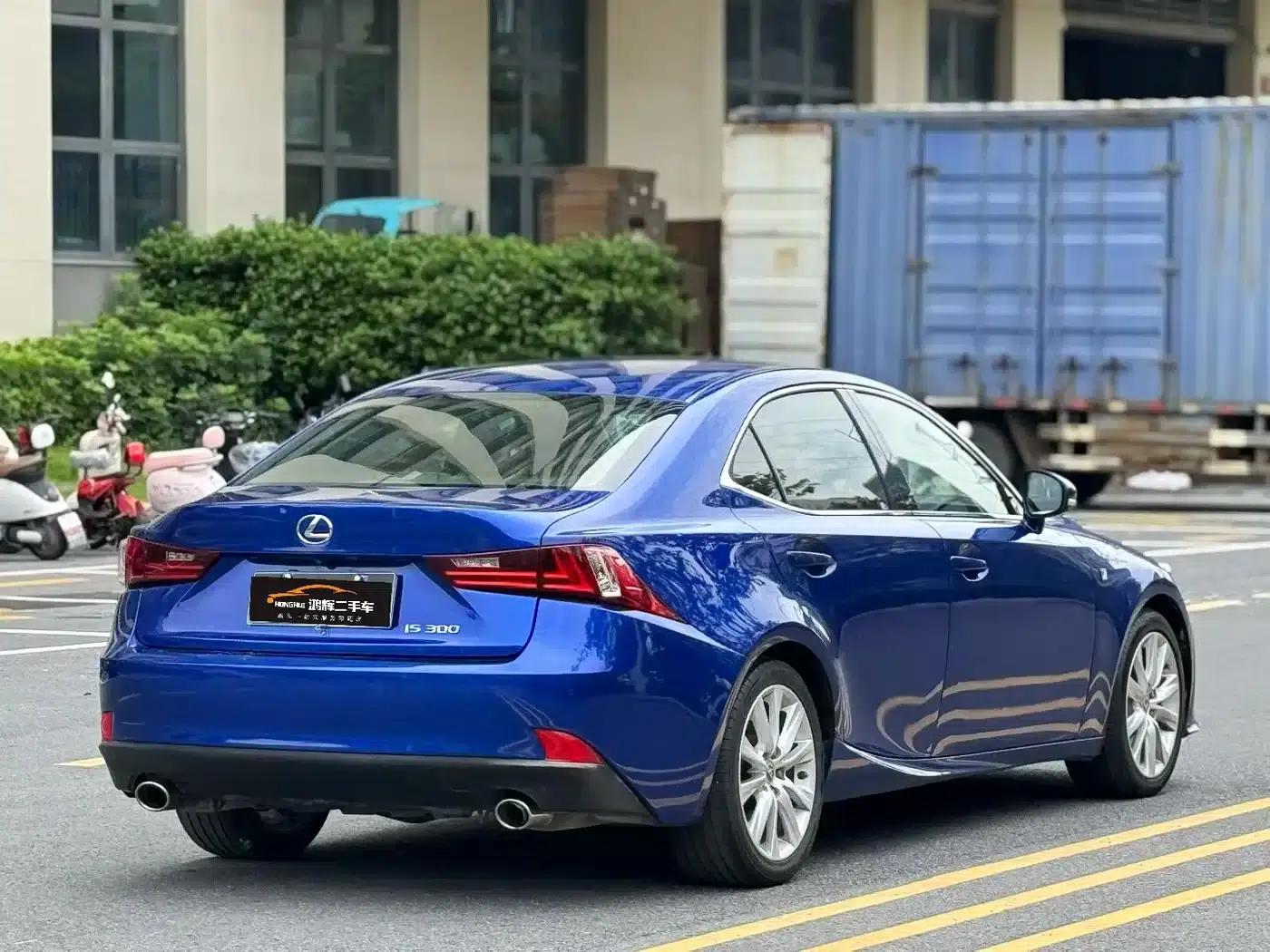 Lexus IS 2015 200t F SPORT — миниатюра 9