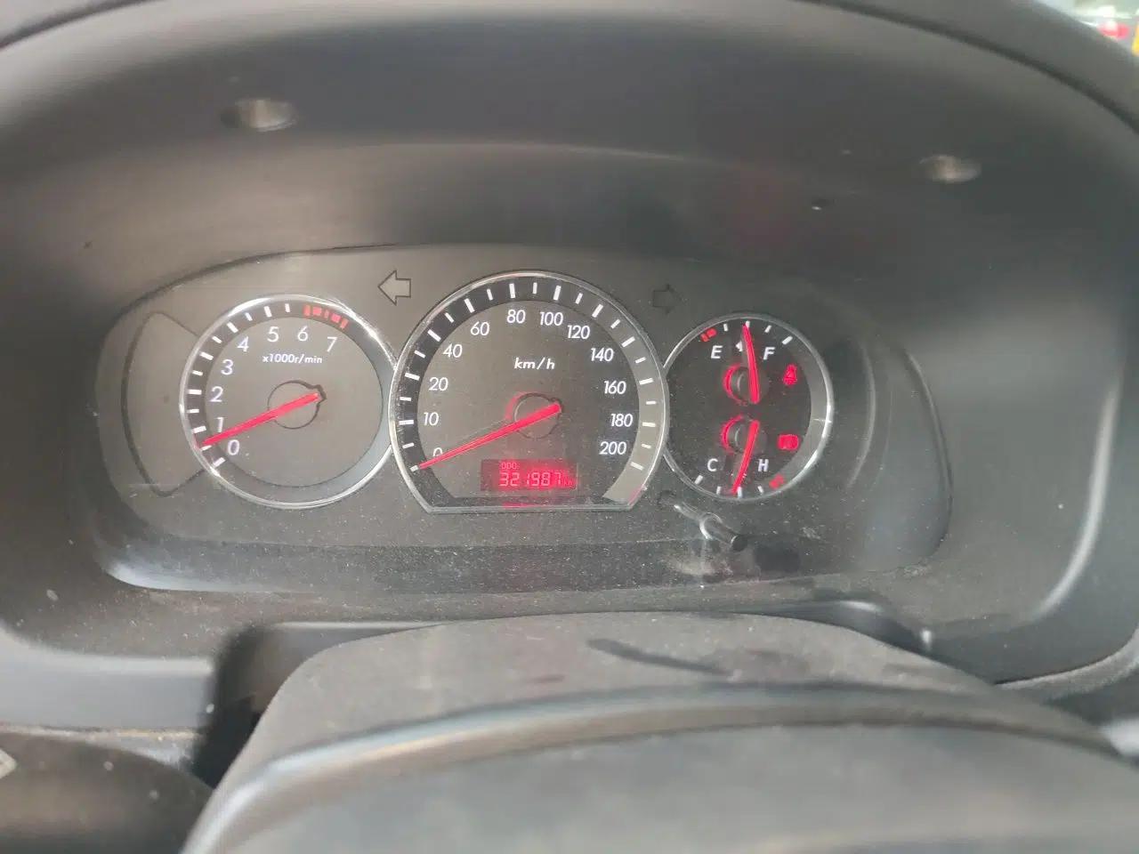 CHANGAN Alsvin V3 2015 1.4L Manual Warm-Hearted Model China V Standard — миниатюра 11