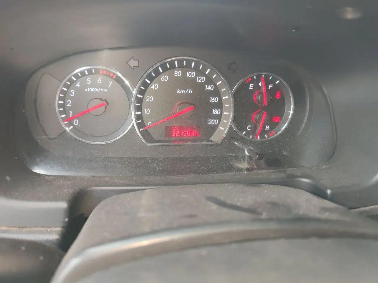 CHANGAN Alsvin V3 2015 1.4L Manual Warm-Hearted Model China V Standard — миниатюра 12