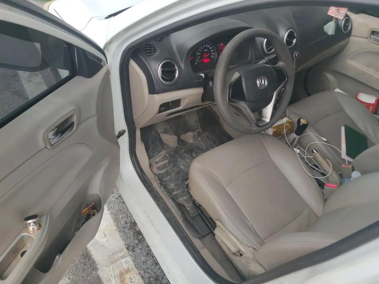CHANGAN Alsvin V3 2015 1.4L Manual Warm-Hearted Model China V Standard — миниатюра 16