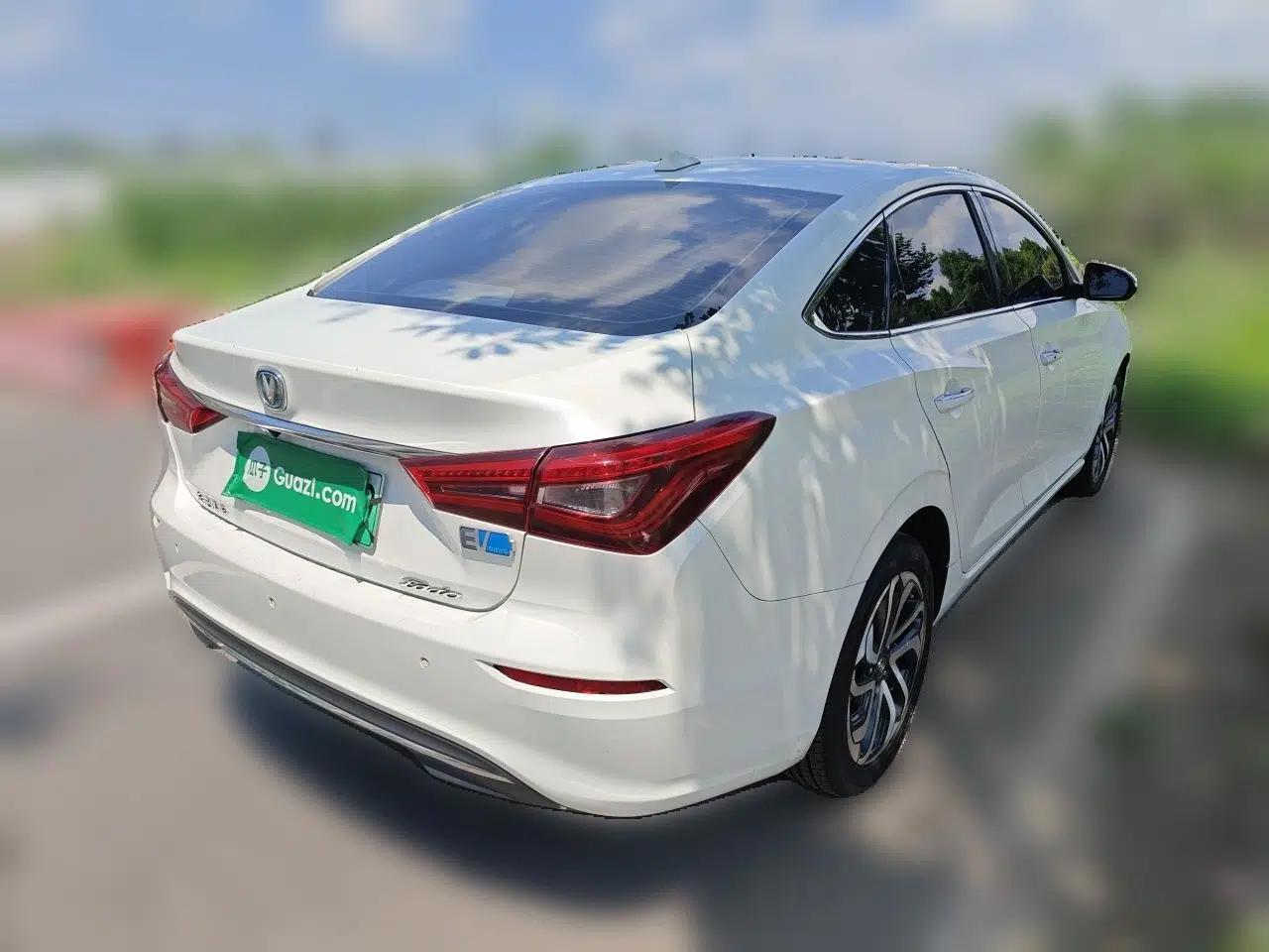 CHANGAN Eado New Energy 2019 EV460 Smart Edition — миниатюра 6