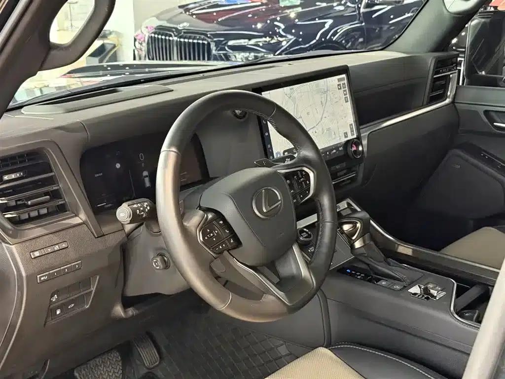 Lexus GX 2024 Overtrail Peak Edition — миниатюра 26