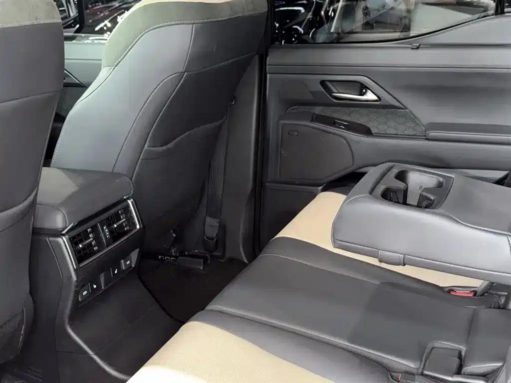 Lexus GX 2024 Overtrail Peak Edition — миниатюра 8