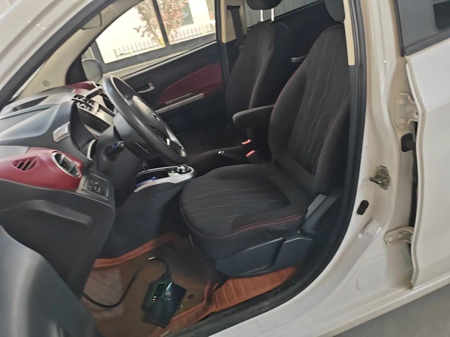 CHANGAN Benni 2014 1.4L IMT Luxury Model with Sunroof — миниатюра 17