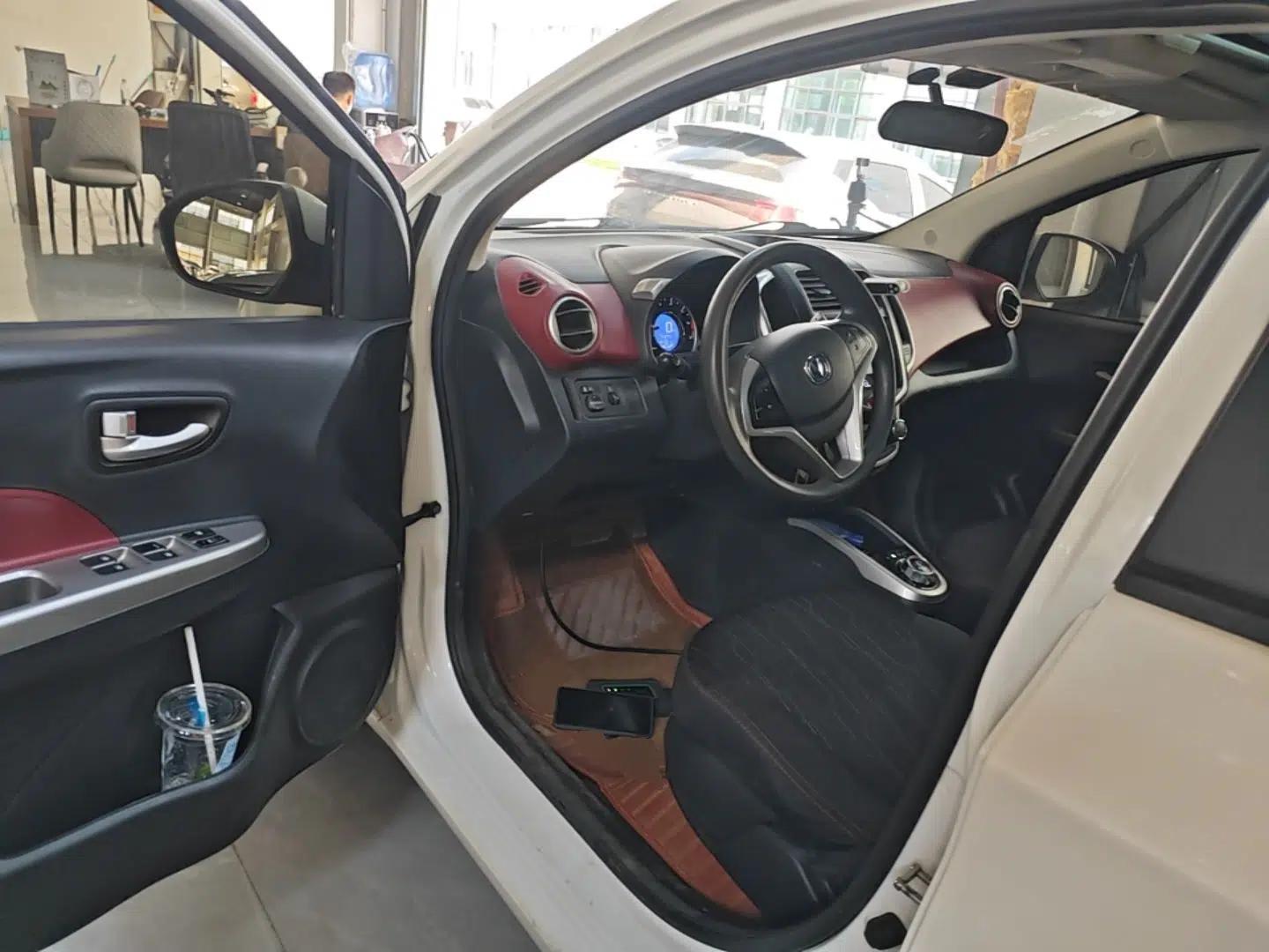 CHANGAN Benni 2014 1.4L IMT Luxury Model with Sunroof — миниатюра 18