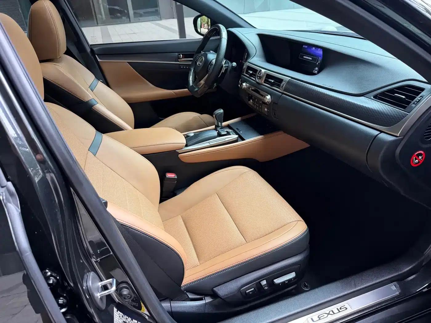2017 Lexus GS 300 F SPORT — миниатюра 12