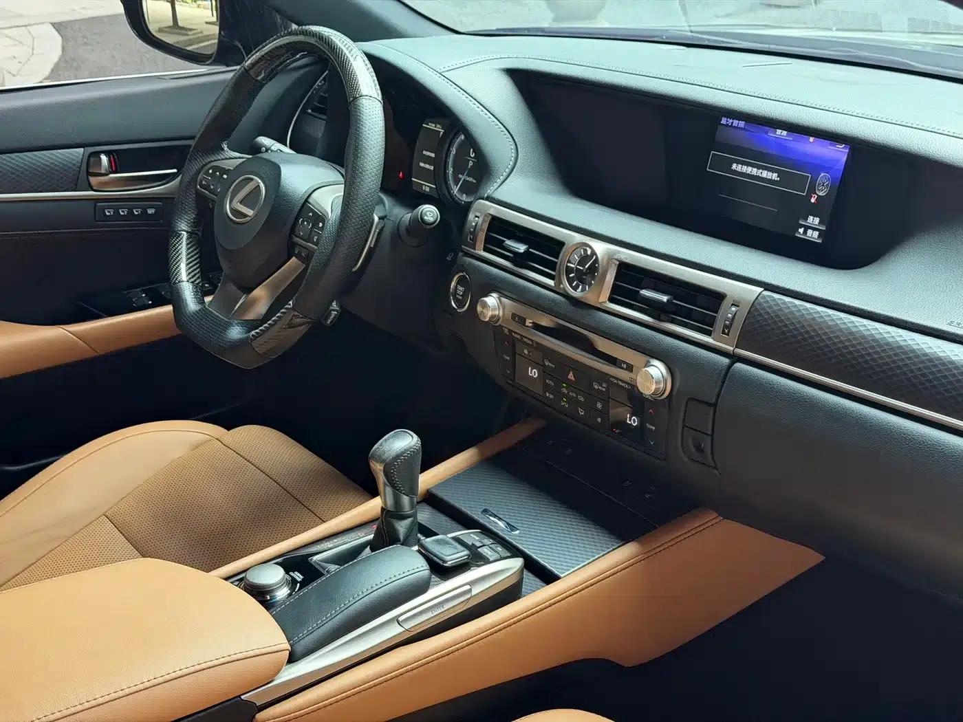 2017 Lexus GS 300 F SPORT — миниатюра 13