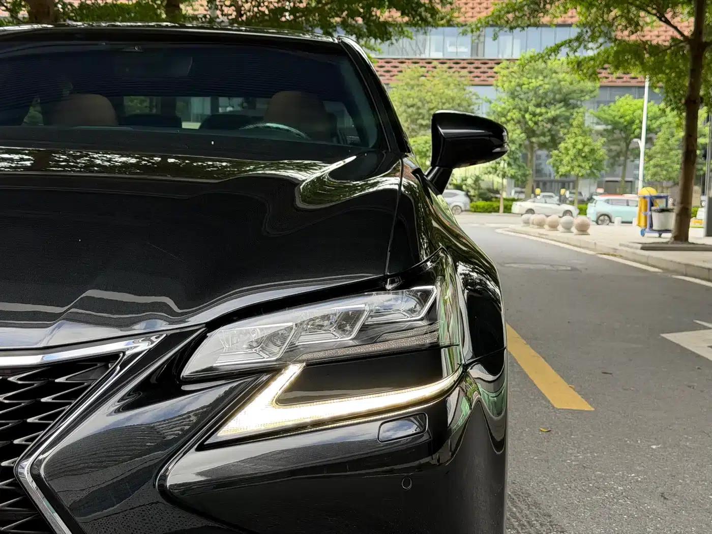 2017 Lexus GS 300 F SPORT — миниатюра 4