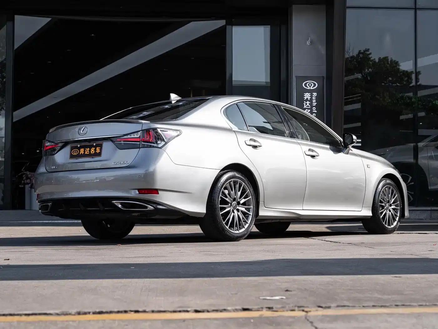 2017 Lexus GS 300 F SPORT — миниатюра 3