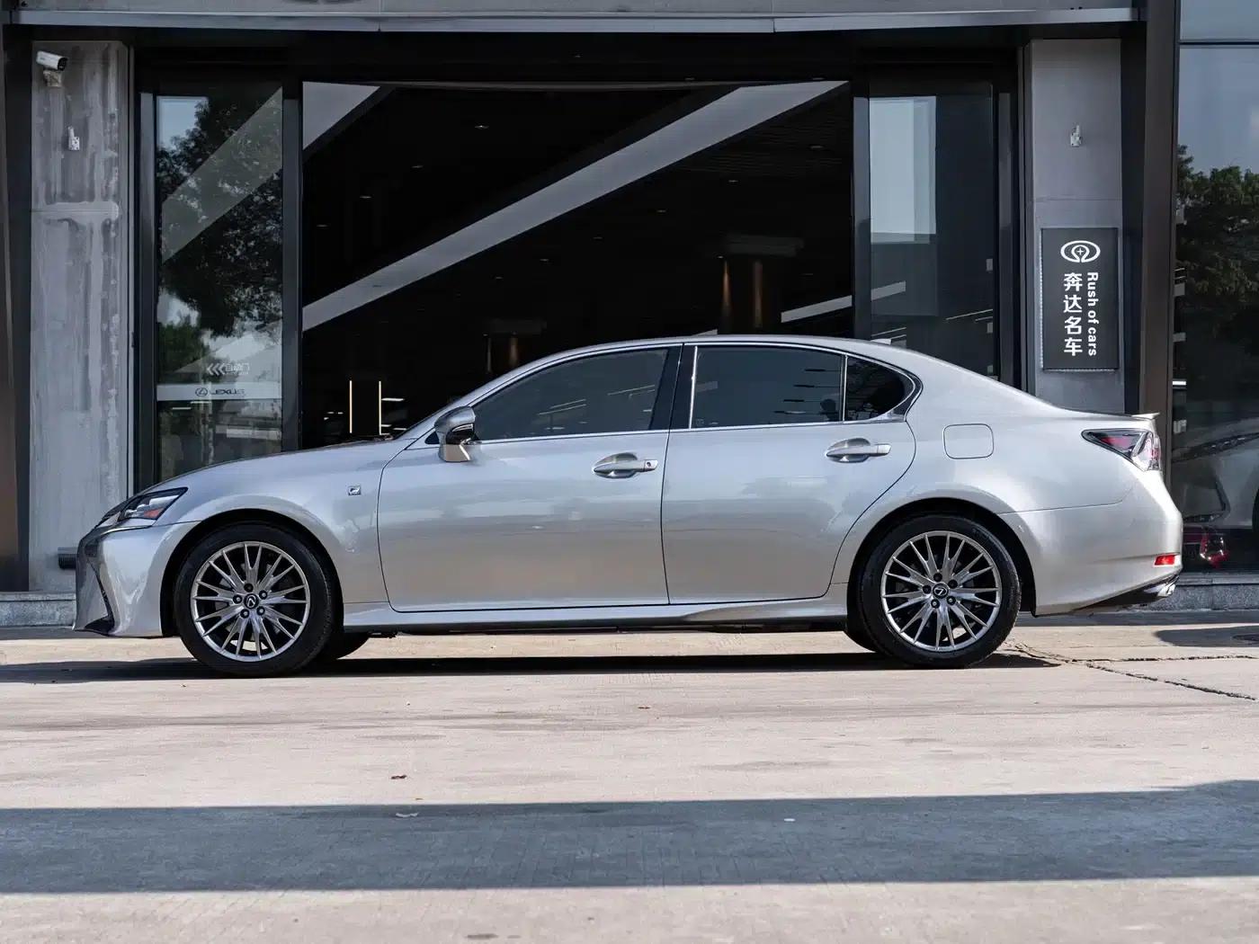 2017 Lexus GS 300 F SPORT — миниатюра 4