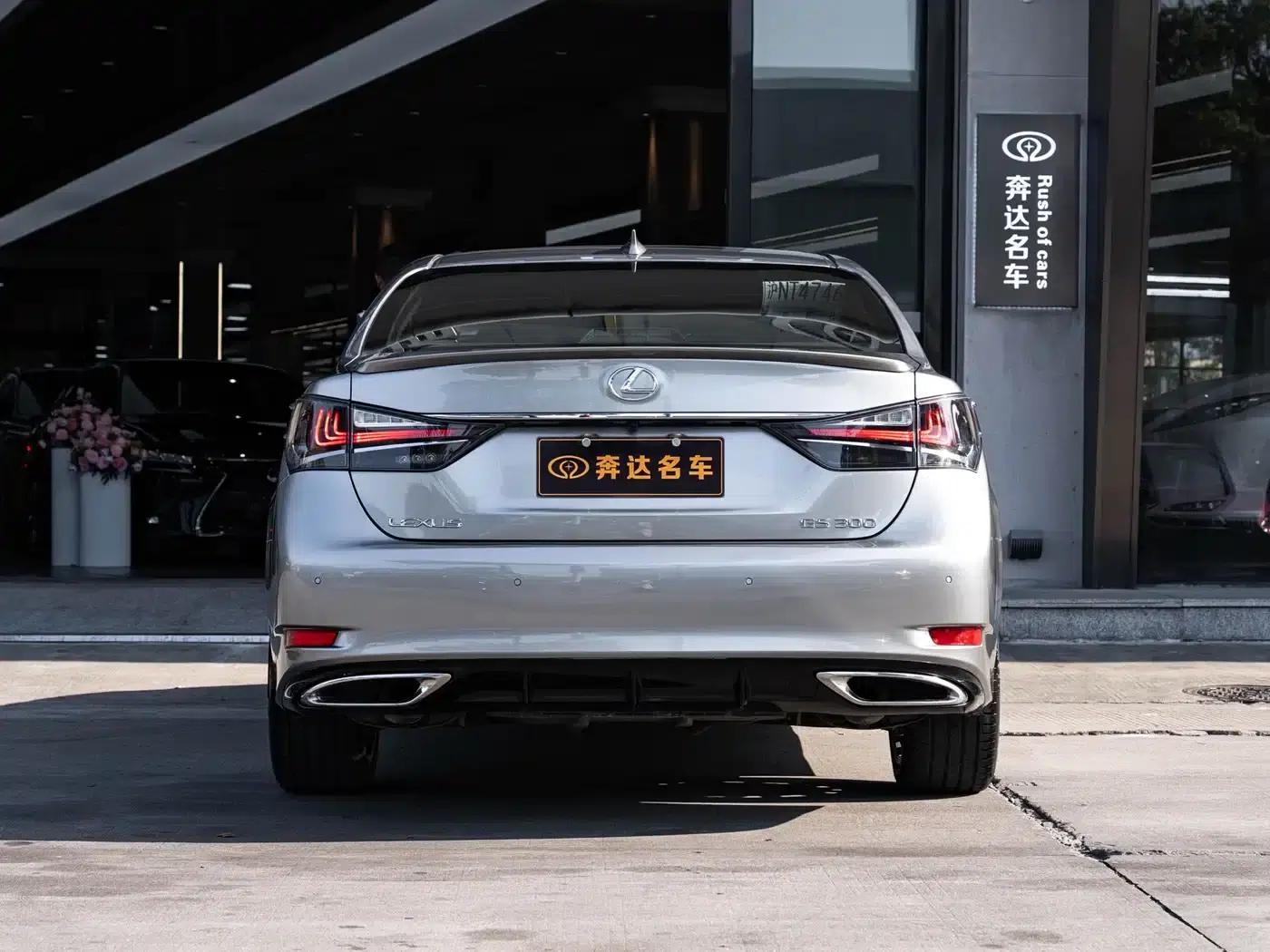 2017 Lexus GS 300 F SPORT — миниатюра 5