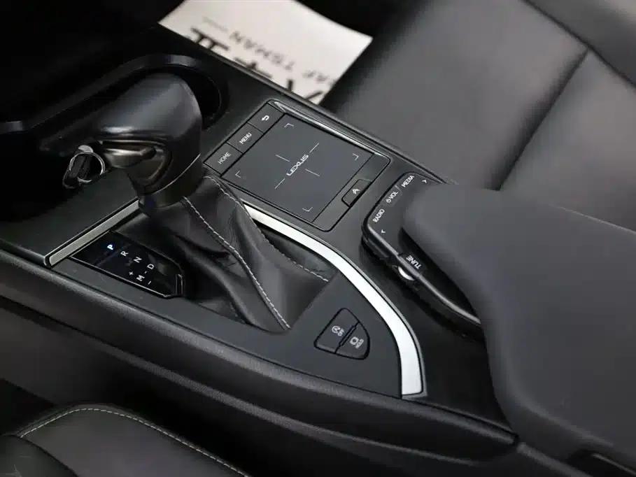 Lexus UX 2020 200 Special Edition — миниатюра 12
