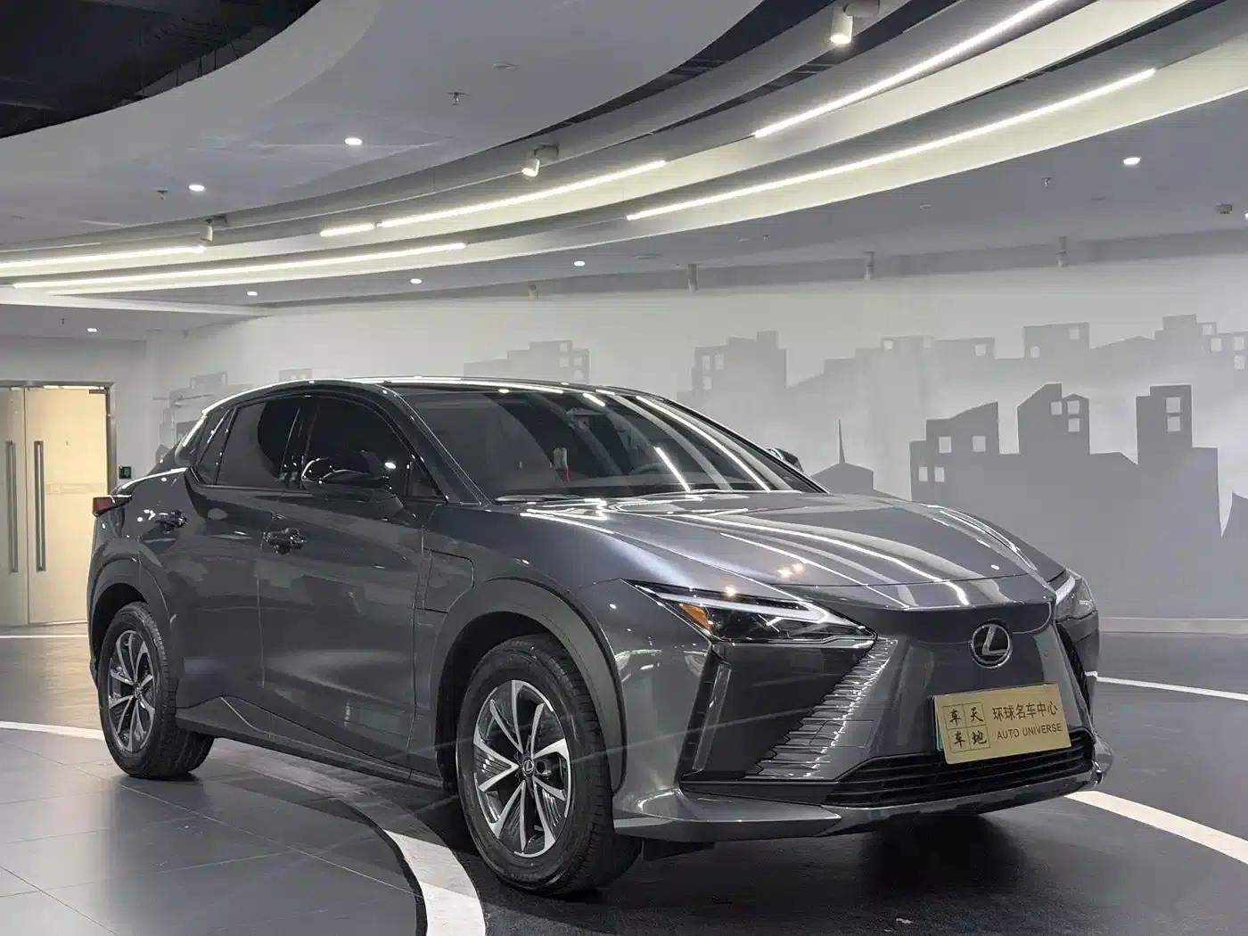 Lexus RZ 2023 450e AWD Luxury Edition — миниатюра 1