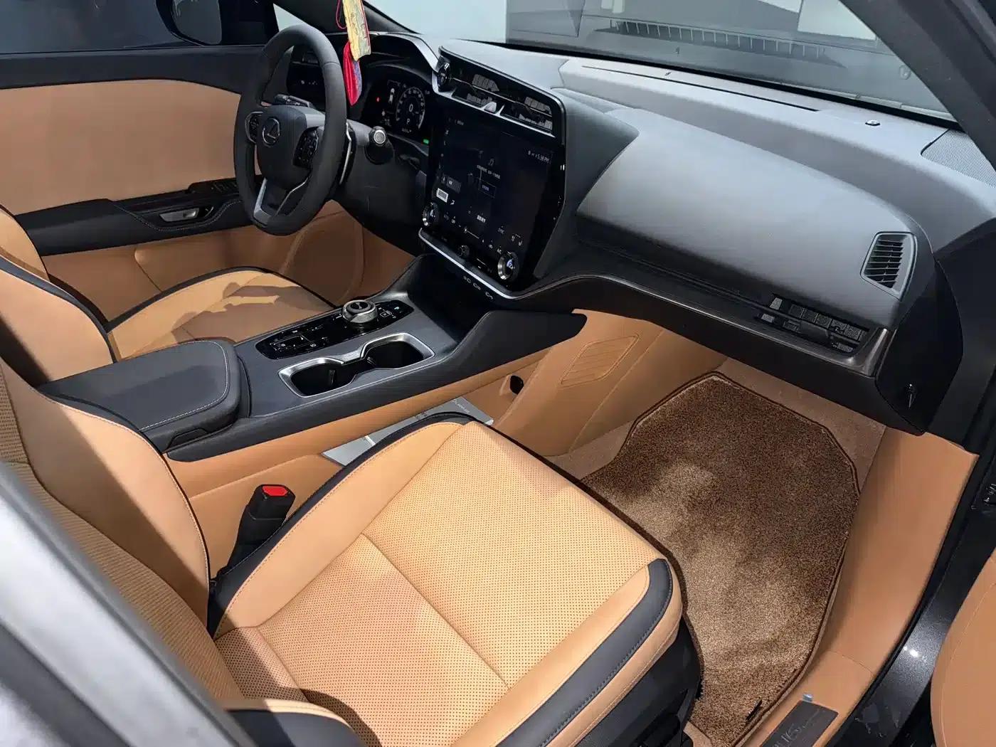 Lexus RZ 2023 450e AWD Luxury Edition — миниатюра 11
