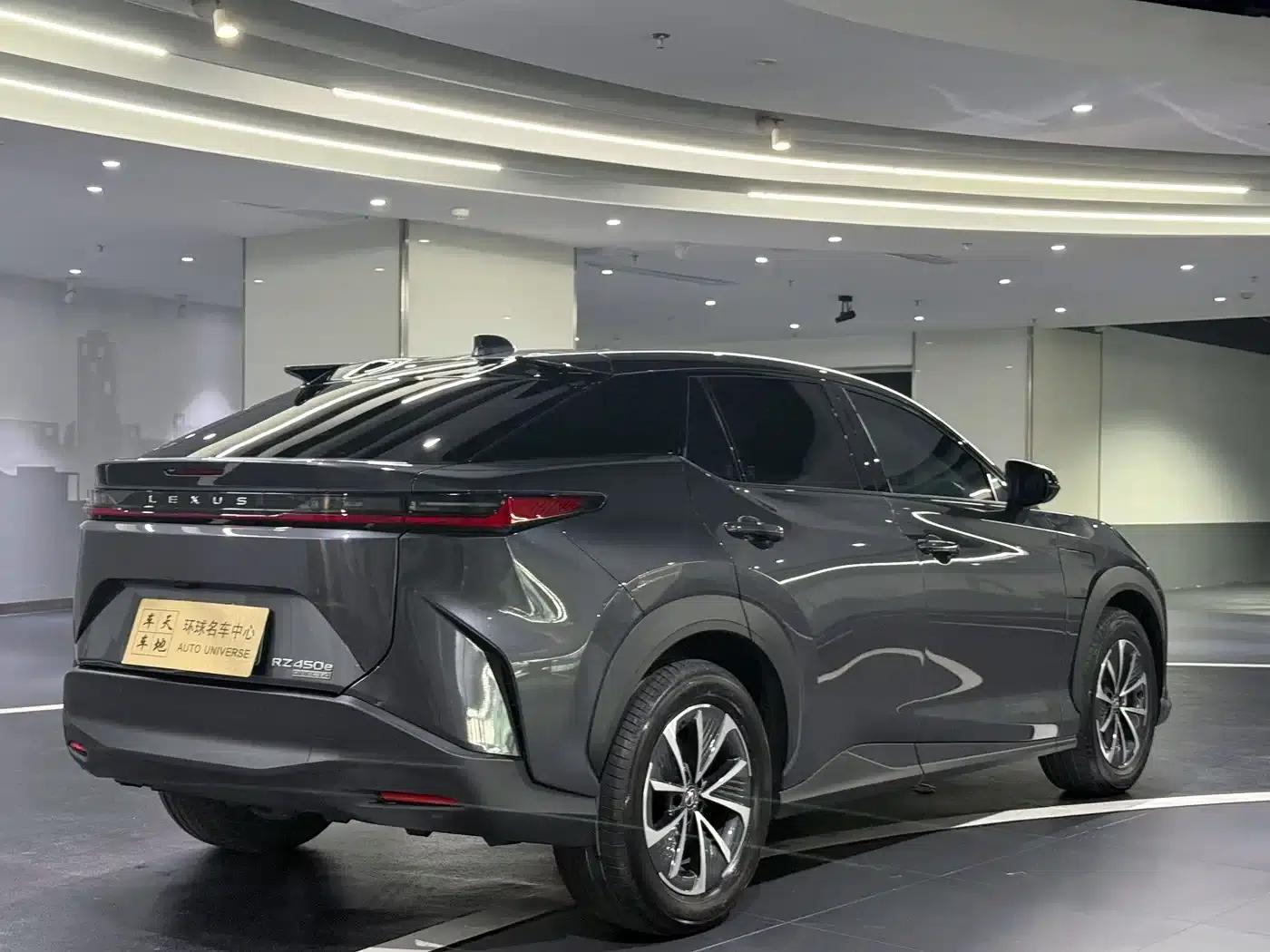 Lexus RZ 2023 450e AWD Luxury Edition — миниатюра 4