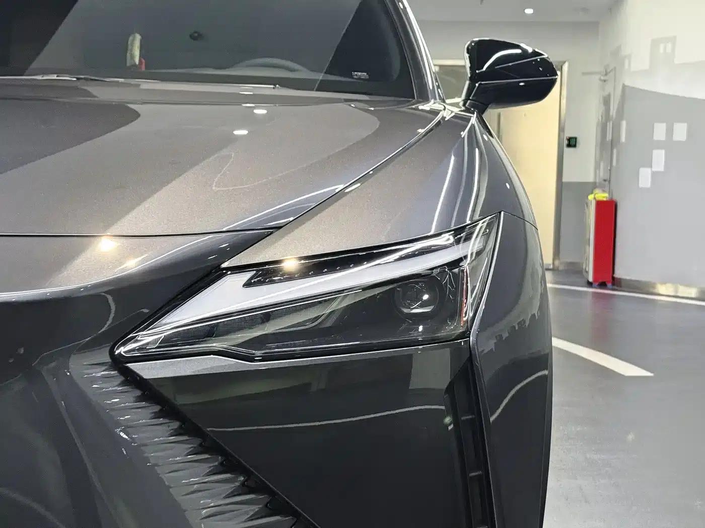Lexus RZ 2023 450e AWD Luxury Edition — миниатюра 8
