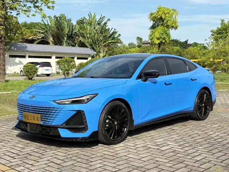 Changan UNI-V 2022 1.5T Sport Edition — миниатюра 1