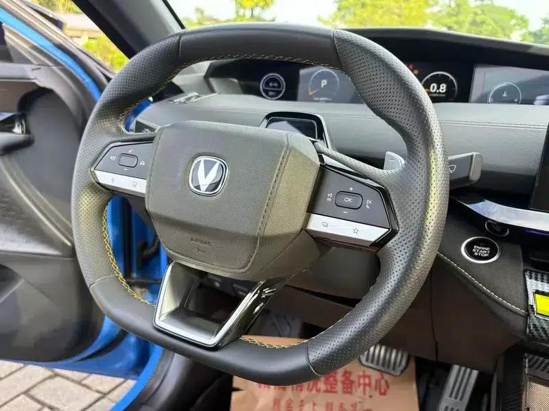 Changan UNI-V 2022 1.5T Sport Edition — миниатюра 18